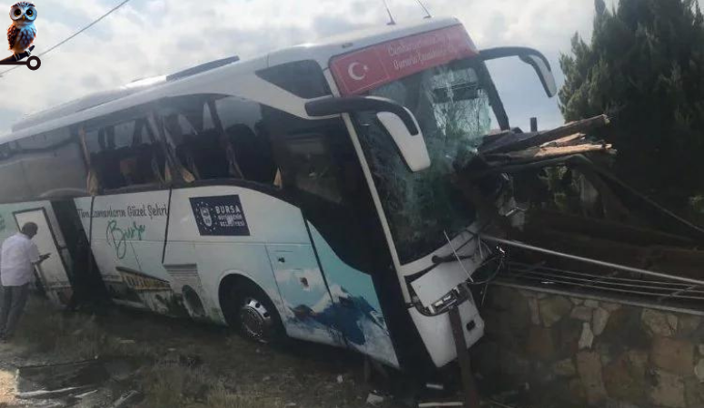 Kültür Turu hüzünle bitti: Otobüs şoförü yaşamını yitirdi, 8 yolcu yaralandı