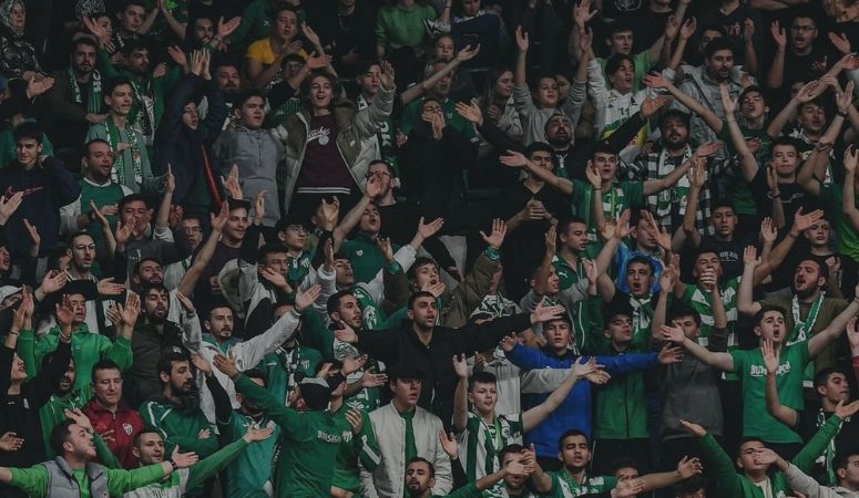Bursaspor'un konuğu Karşıyaka! İki rakip arasındaki rekabet kızışıyor