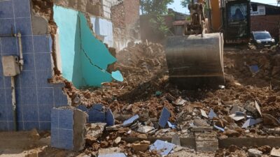 Osmangazi’de metruk bina mesaisi