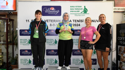 Veteranların masa tenisi heyecanı