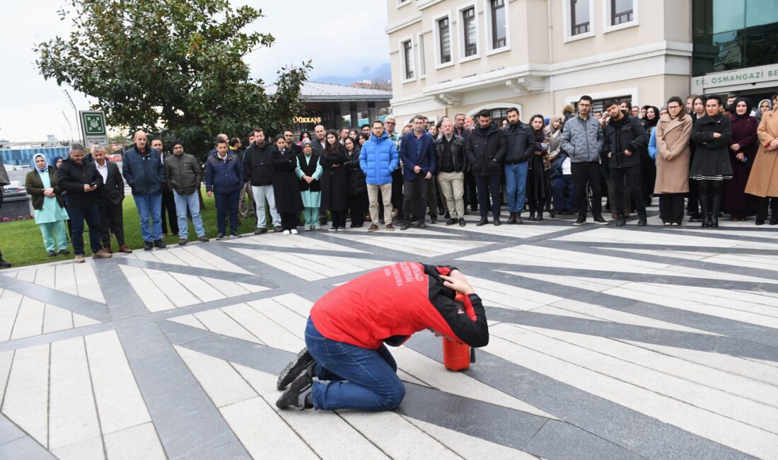 Osmangazi’de deprem ve yangın için tatbikat! Osmangazi’de deprem ve yangın için tatbikat!