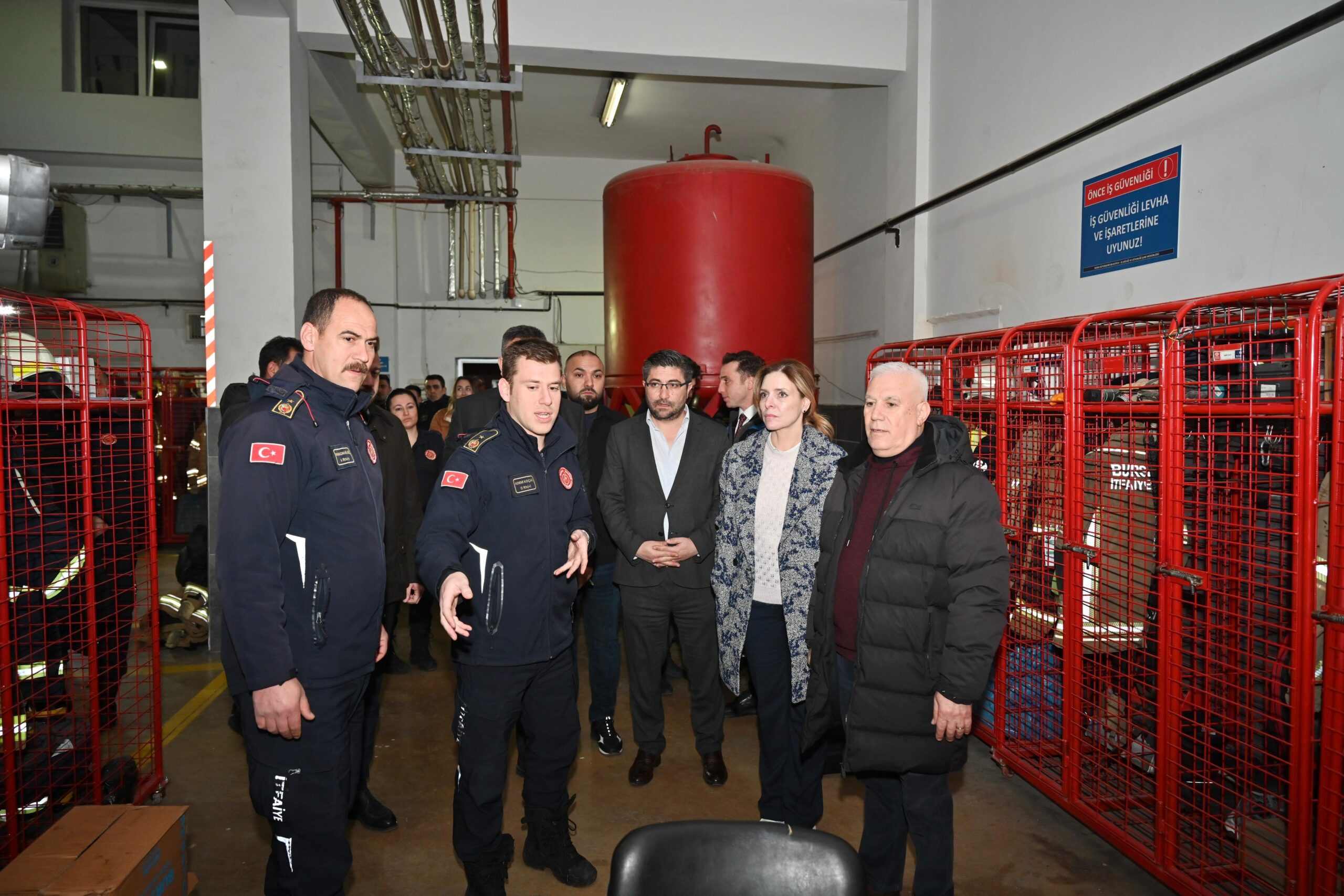 Bozbey Sahuru gençlerle yaptı! Hoş sohbetler iç ısıttı
