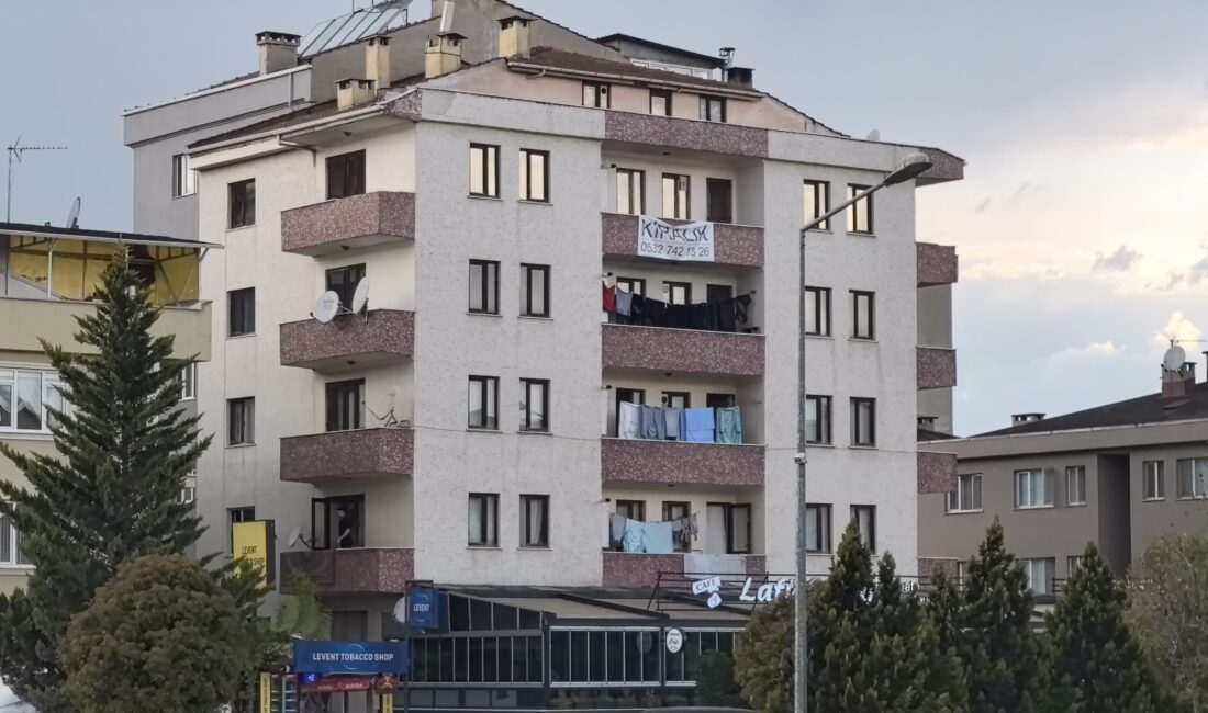 Bursa’da yüksek binadan düşen çocuk çok ağır yaralandı!