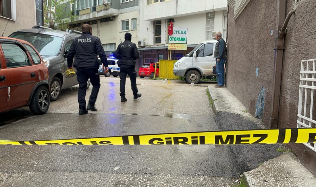 Motosikletle defalarca ateş ettiler!