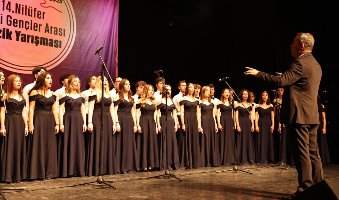 Bursa’da liseli gençler müzik yeteneklerini gösterdi!