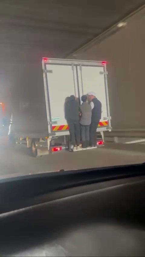 Bursa’da tehlikeli yolculuk başka yolcuların kameralarına yansıdı!