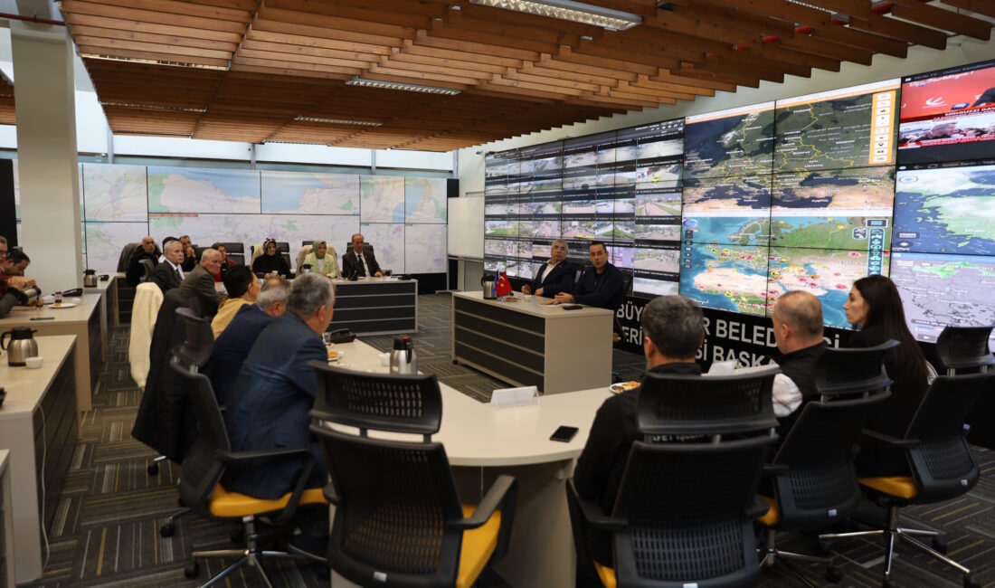 Büyükşehir Belediyesi AKOM’da muhtarlarla buluştu!