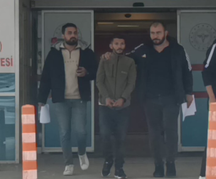 Kredi vaadiyle 19 yaşındaki genç kandırıldı! 300 bin TL’sini aldılar…