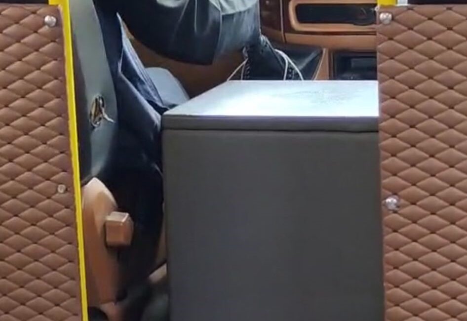 Minibüs şoförü tehlikeli bir yolculuk yaptı! Minibüs şoförü tehlikeli bir yolculuk yaptı!