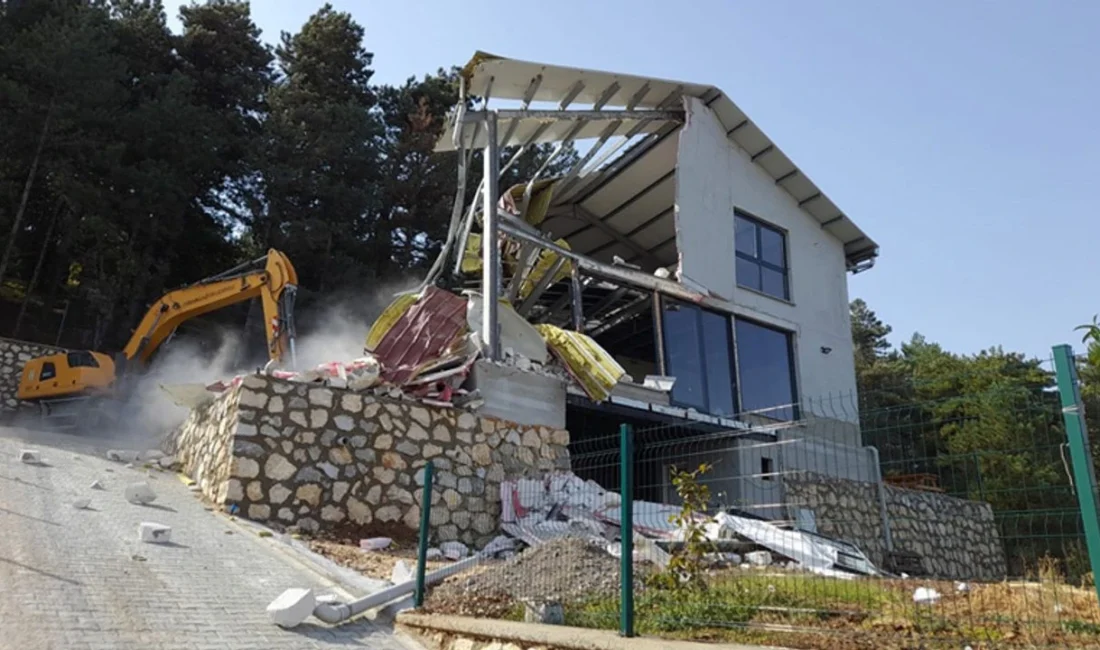 Yıkım kararı karşısında çileden çıktılar! 20 yıldır para ödüyoruz dediler….