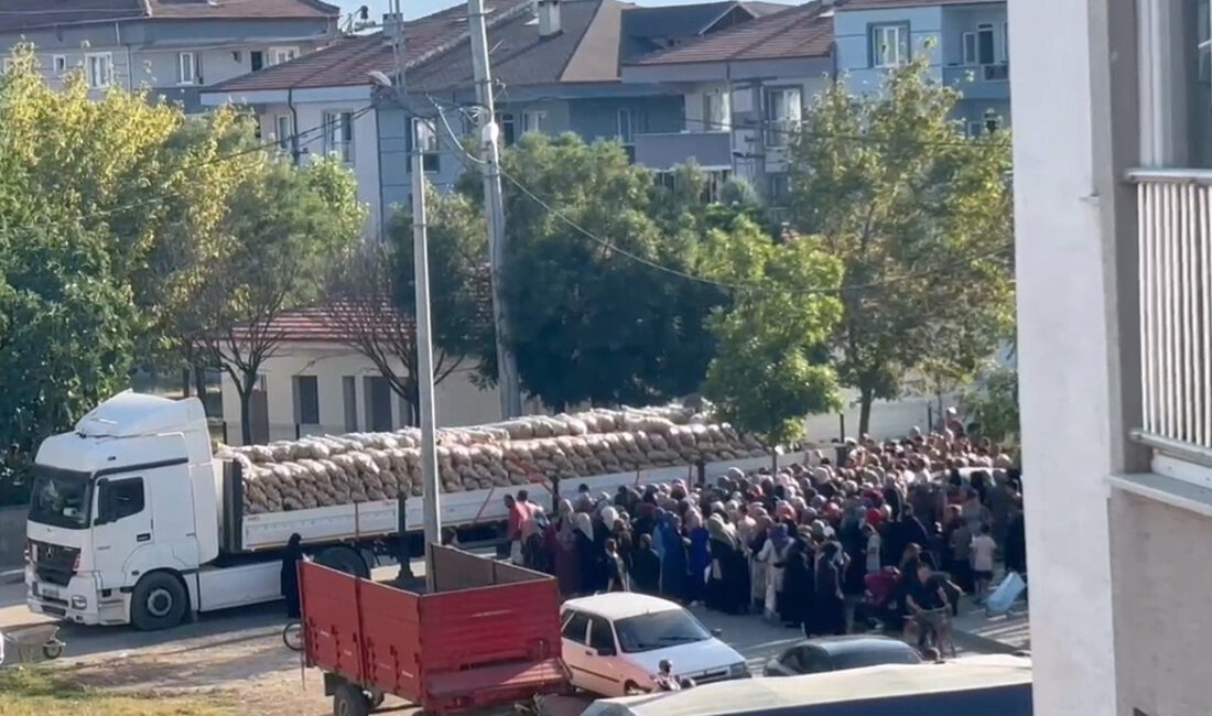 Bursalı hayırseverler 30 ton patatesi ücretsiz dağıttı!