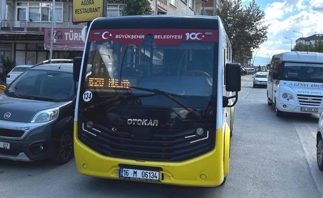 Minibüsün çarptığı yaya ağır yaralandı