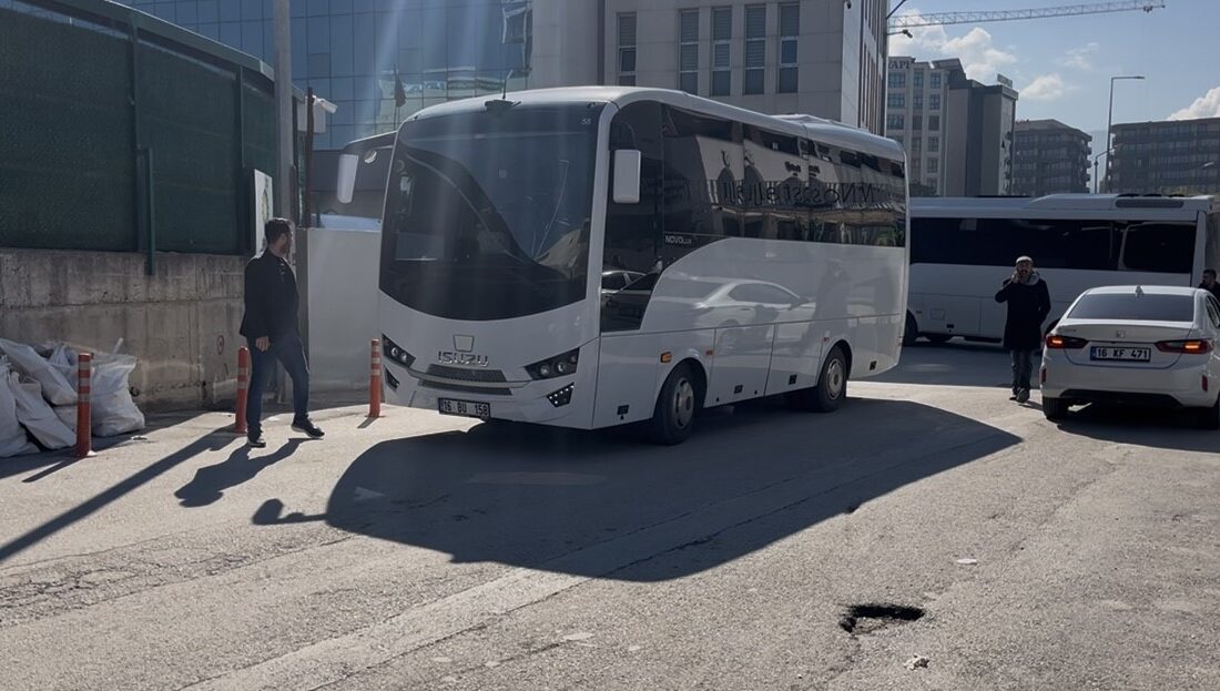 CHP’li eski belediye başkanı ve eşi 3 gün süren gözaltının ardından adliyeye sevk edildi