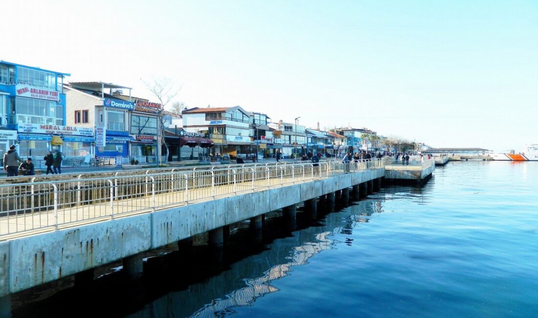 Başkan Bayrak: “Zabıtanın baskısı esnafı usandırdı”