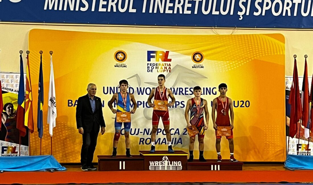 Belediyesporlu güreşçilerden 2 madalya