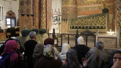 Bursalı Emekliler Mirasına Sahip Çıkıyor