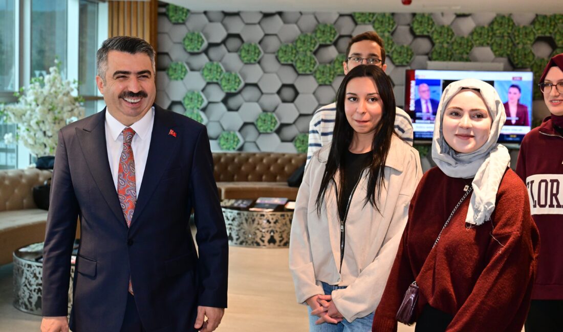 BAŞKAN YILMAZ GENÇLERLE BULUŞTU