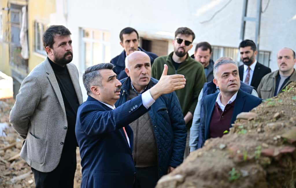 MERDİVENLİ YOLLAR, ÇIKMAZ SOKAKLAR CADDELERE DÖNÜŞÜYOR