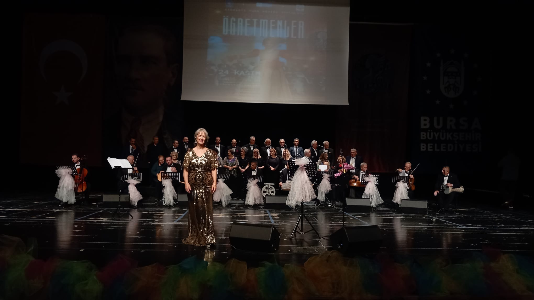 Bursa’daki Konserde Belediye Başkanı Parmak Isırttı
