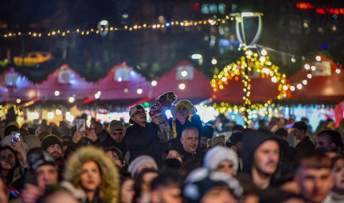 Yeni yıl coşkusu, ‘Bursa Yeni Yıl Meydanı’nda yaşanıyor Yeni yıl coşkusu, ‘Bursa Yeni Yıl Meydanı’nda yaşanıyor