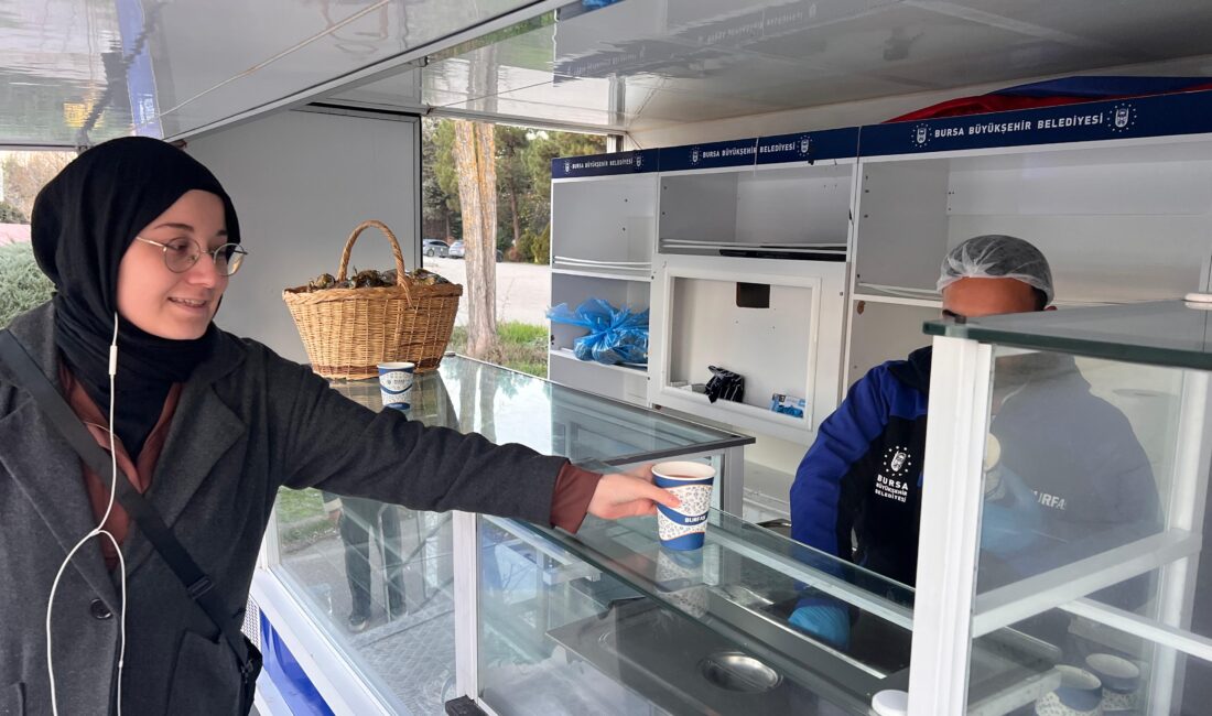 Büyükşehirden öğrencilere sıcak çorba