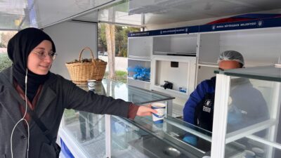 Büyükşehirden öğrencilere sıcak çorba