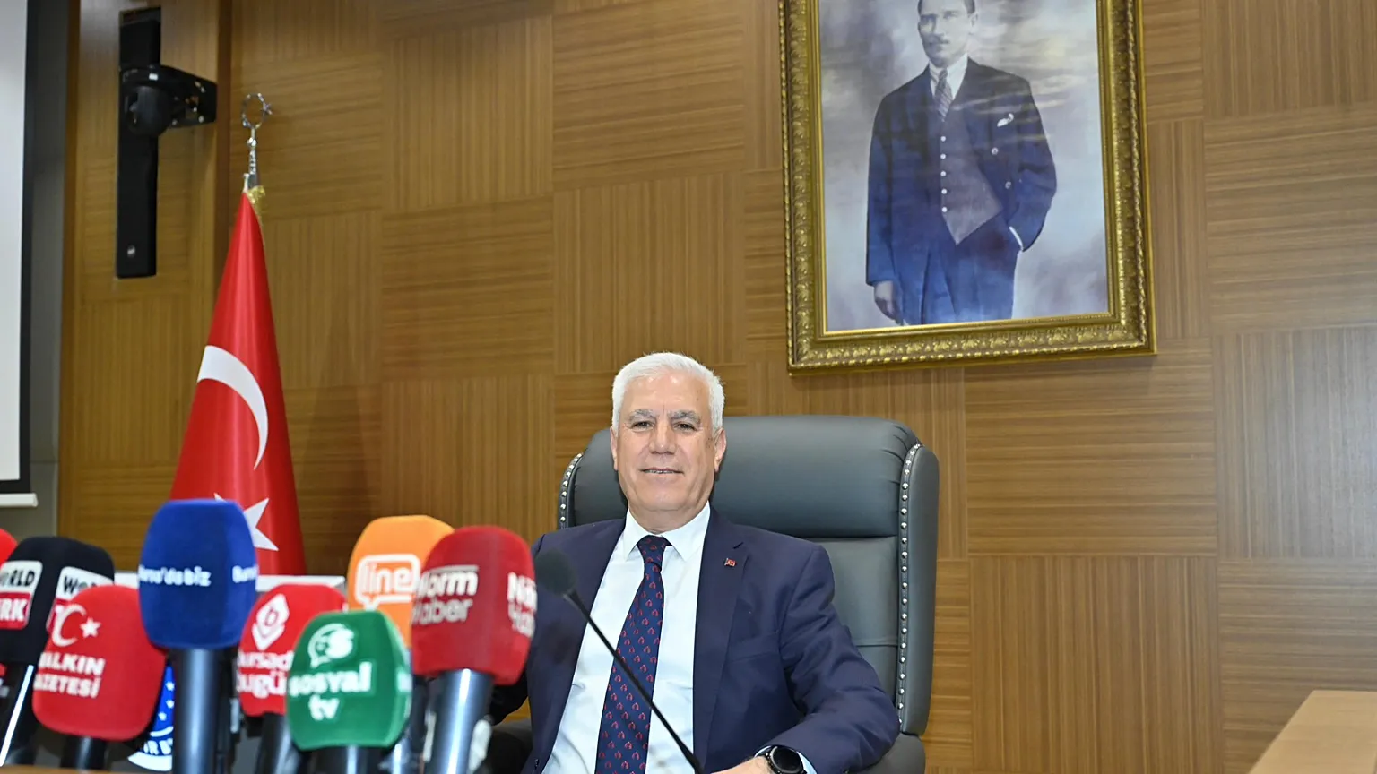 Bursa Büyükşehir Belediye Başkanı Bozbey Gözaltına Alındı