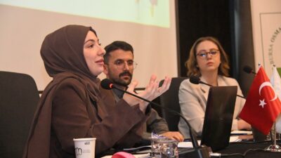 Osmangazi Belediyesi Ebeveynleri Ana Baba Okulu’nda Bilgilendirdi