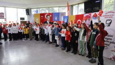 Miniklerden iç ısıtan 23 Nisan kutlaması