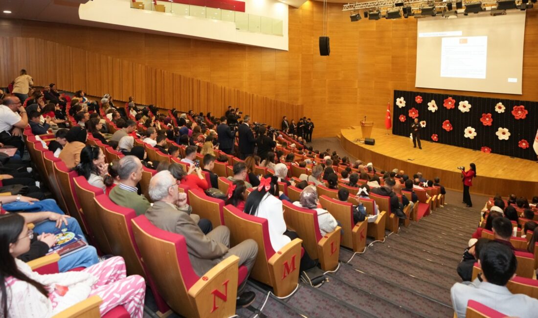 Alper Gezeravcı Meclis’te Çocuklarla Buluştu