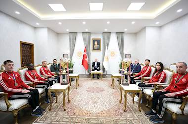 Bakan Güler Şampiyon Askeri Sporcuları Ağırladı