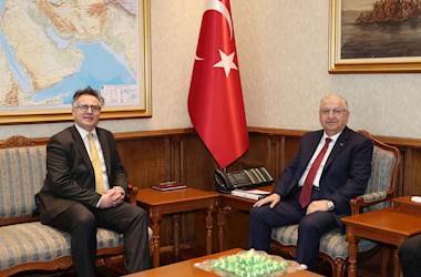 Millî Savunma Bakanı Yaşar Güler, Romanya Büyükelçisi Stefan Alexandru Tinca’yı Kabul Etti Millî Savunma Bakanı Yaşar Güler, Romanya Büyükelçisi Stefan Alexandru Tinca’yı Kabul Etti