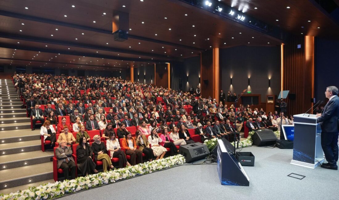 Bakan Tekin Dijital Çağda Güvenli Toplum Riskler Ve Çözümler Paneli Ne Katıldı