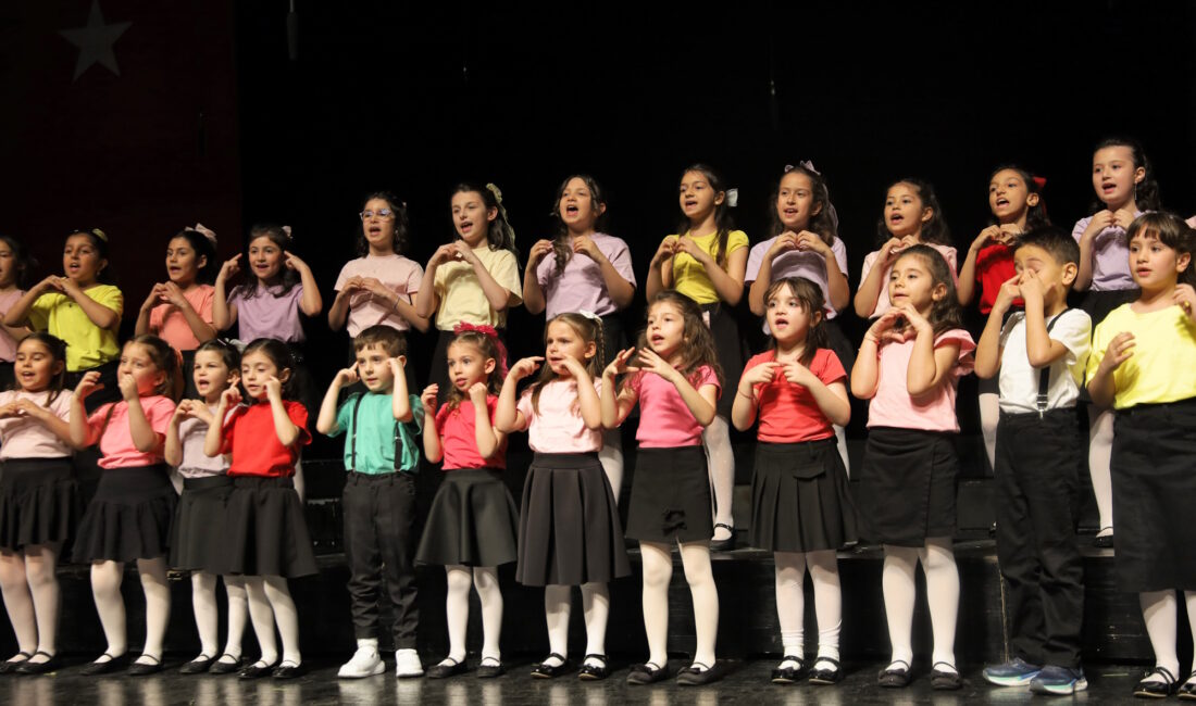 Bursa’da çocukların sesi senfoniyle yükseldi