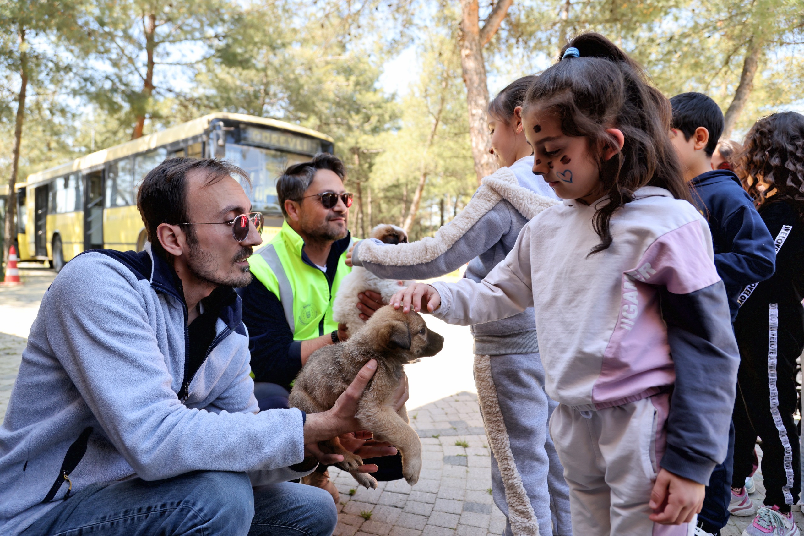 Bursa’da Çocuklardan Hayvan Barınağına Ziyaret