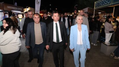 Başkan Erkan Aydın Kahve ve Müzik Tutkunlarıyla Bir Araya Geldi