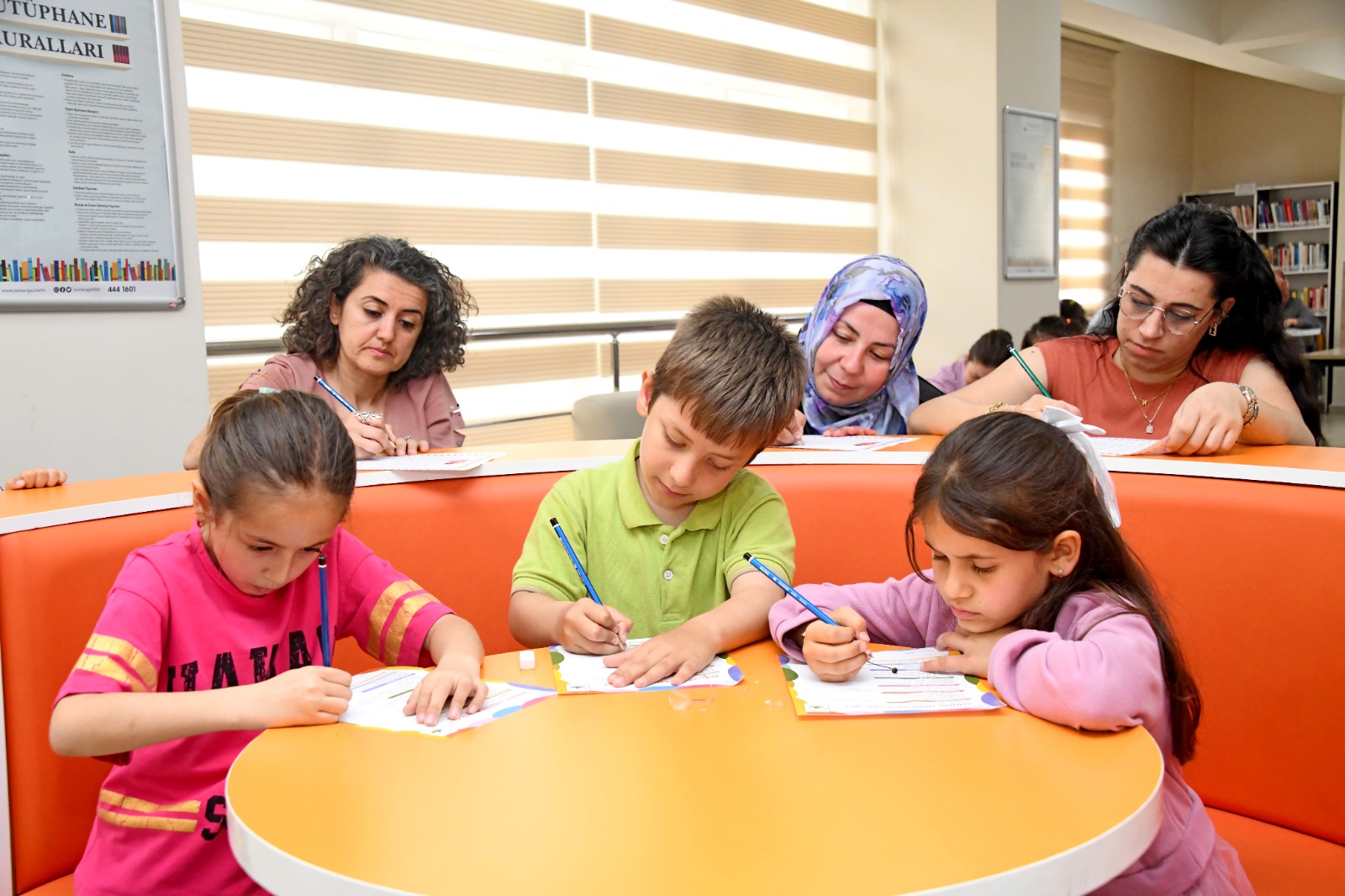 Hayatımın İlk Kütüphanesi Annem” Anne ve Çocukların Gönüllerine Dokundu