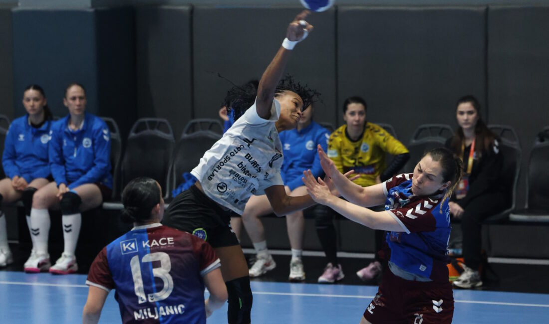Bursa Büyükşehir Belediyespor şampiyonluğa koşuyor