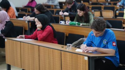 Bursa’da gençler YKS provasında ter döktü