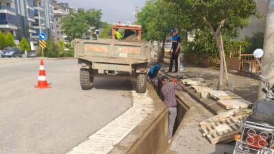 Salihli’de yağmursuyu ızgaraları temizlendi